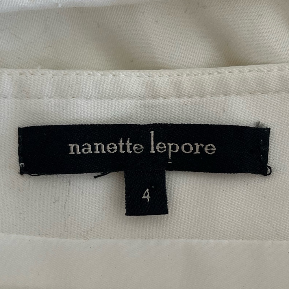 Nanette Lepore White scrunch pencil skirt w/zippers down side. - Picture 6 of 9